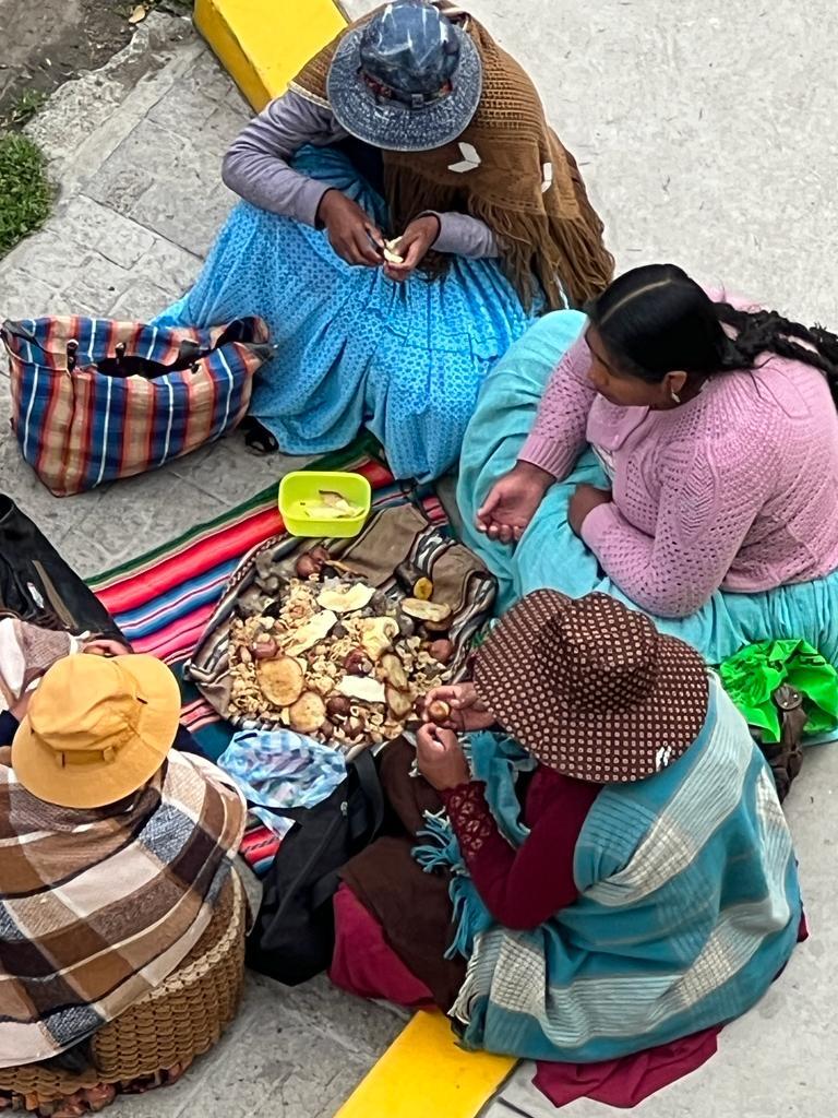 Cholitas.JPG