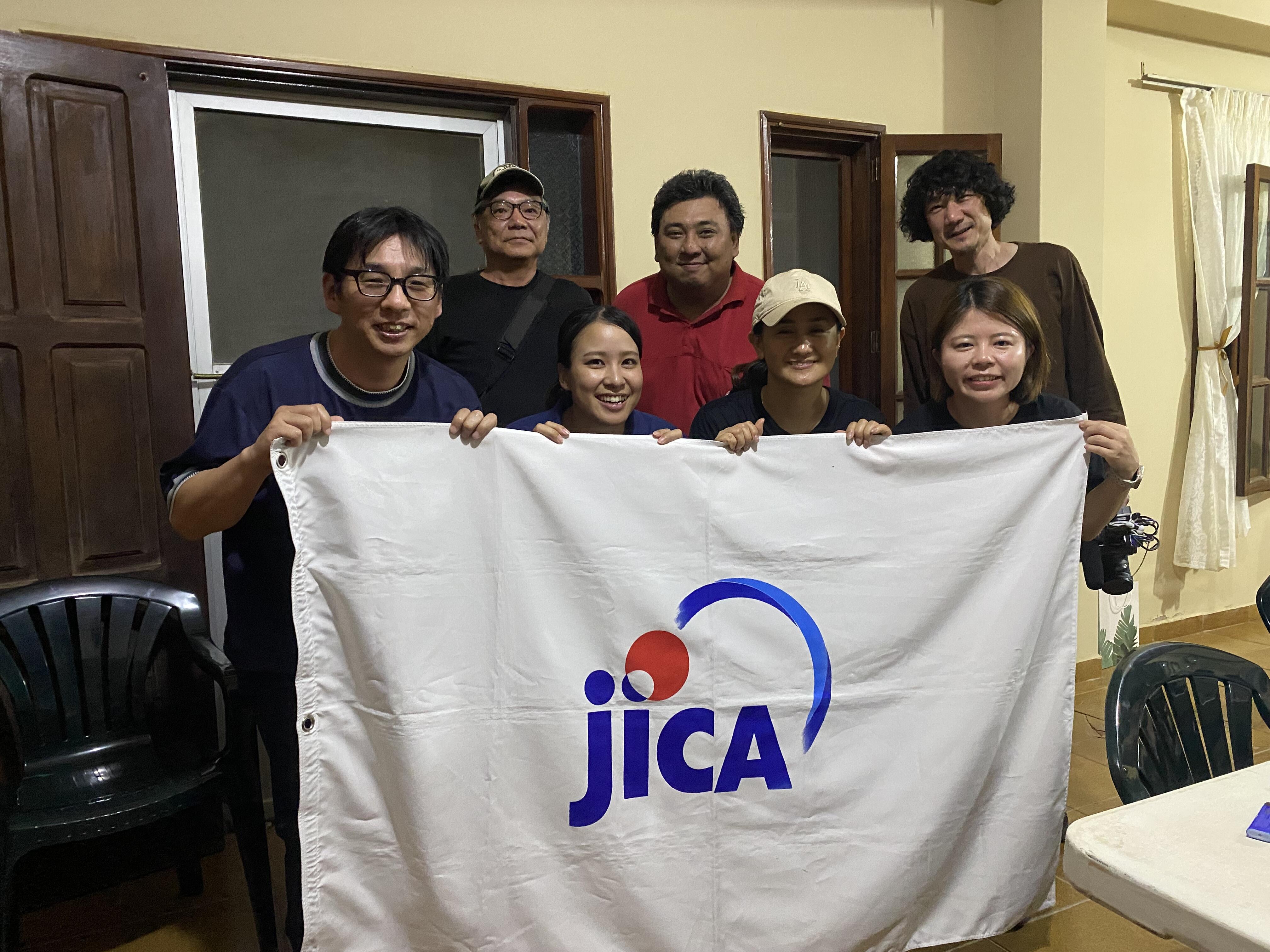 阿波根さん撮影隊との集合写真.jpeg