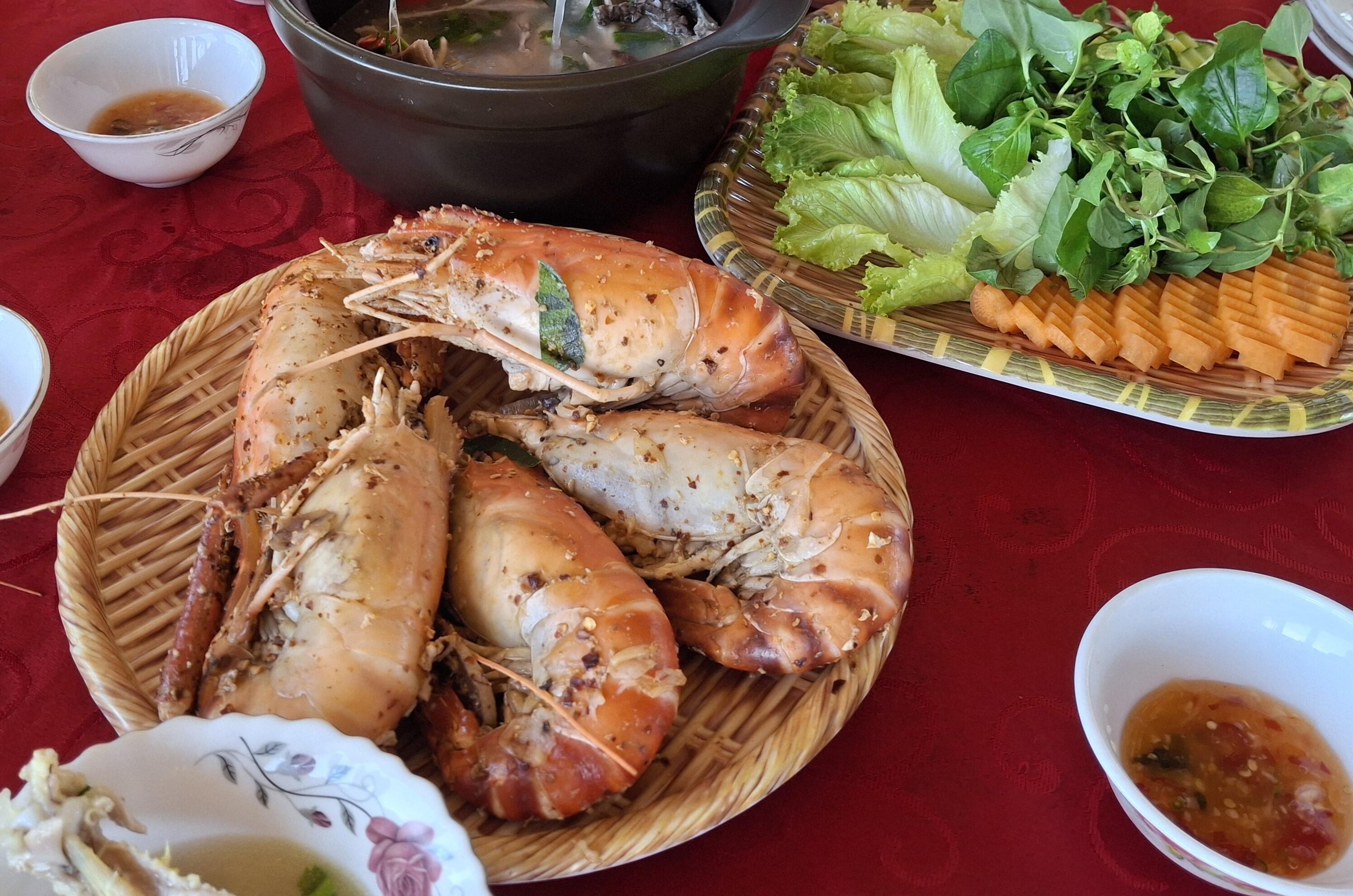オニテナガエビ料理.jpg