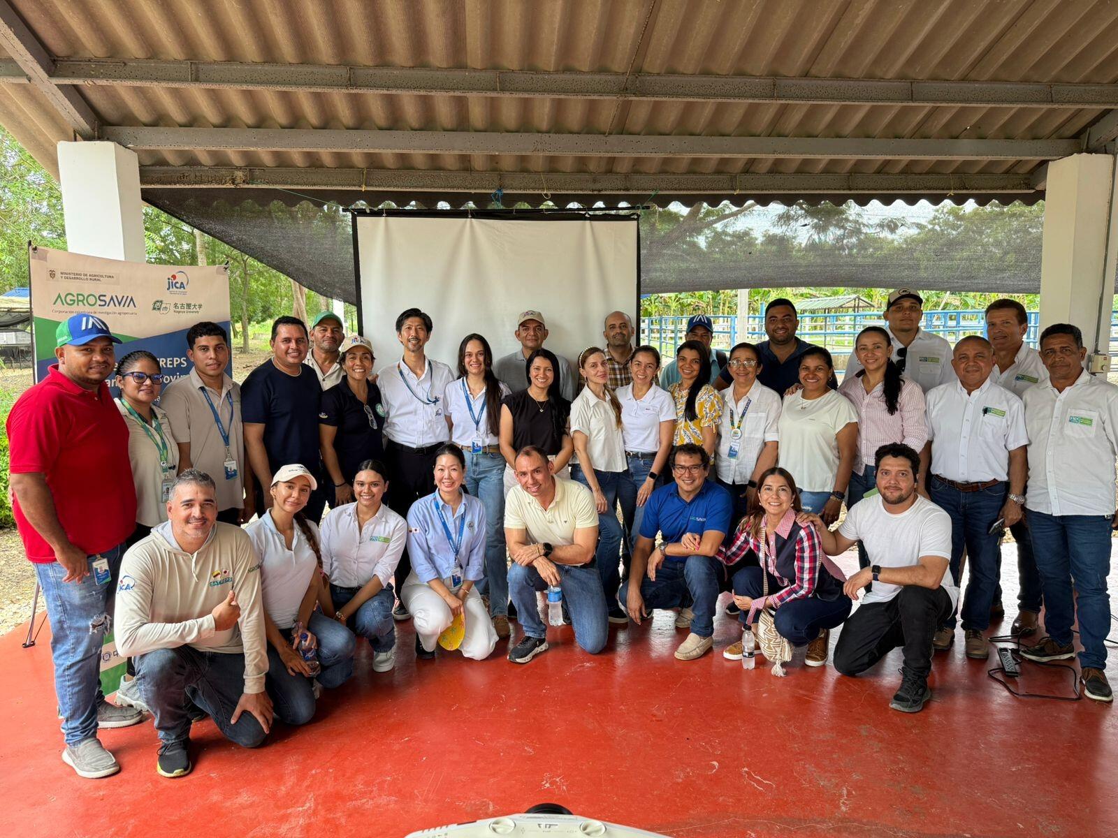 Foto grupal SATREPS Oct2025.jpg