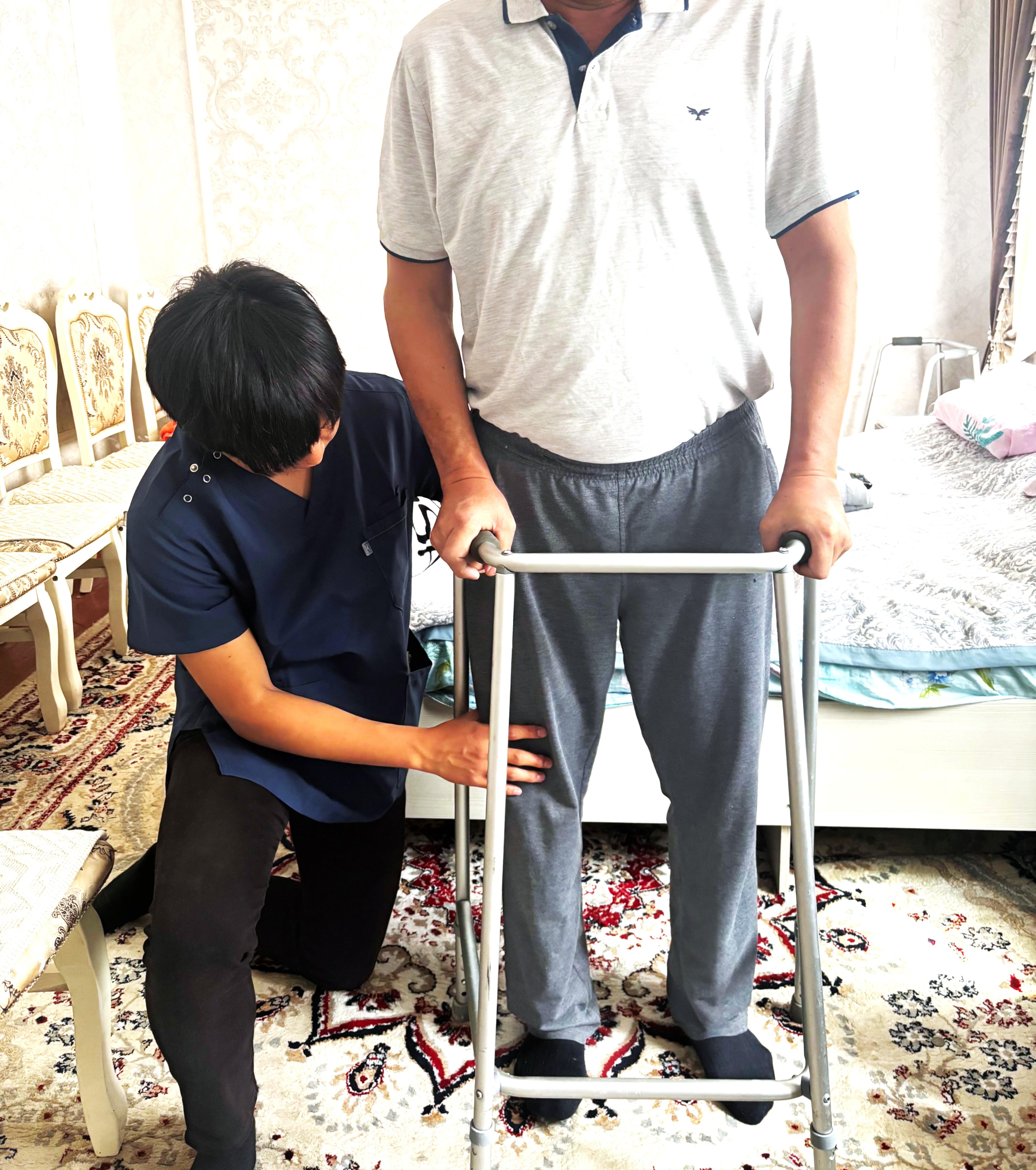 2 訪問リハの様子.jpg